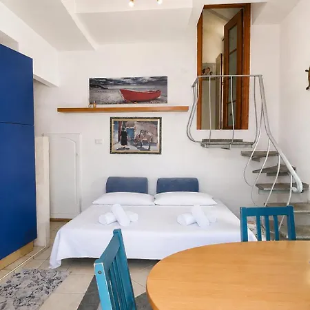 Appartamento Hostdomus - Sea Nest *